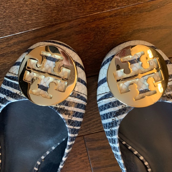 Tory Burch nautical flats - size 6 - Picture 3 of 3